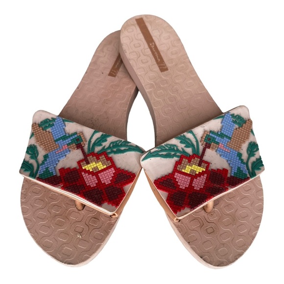 Ipanema Sandals‎ - Picture 1 of 7